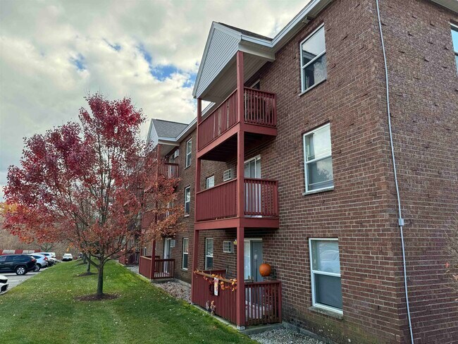 Building Photo - 99 Powers St