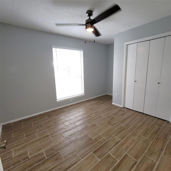 Building Photo - 1306 York Castle Dr
