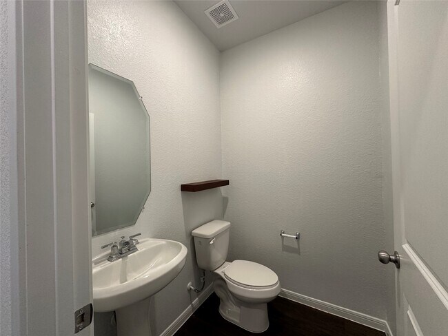 Building Photo - 1052 Laguna Cv Dr