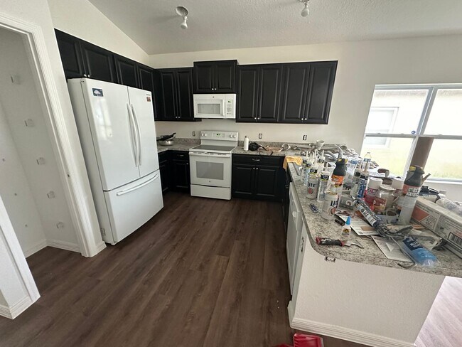 Building Photo - 275 Williamson Dr