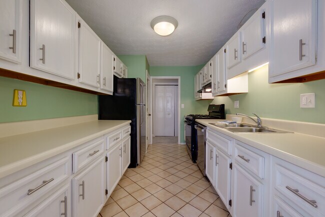 Building Photo - 1003 Country Park Dr