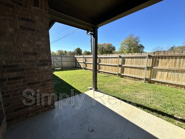 Building Photo - Baylor 501 - 1