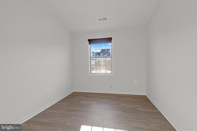 Building Photo - 22550 Cambridgeport Square