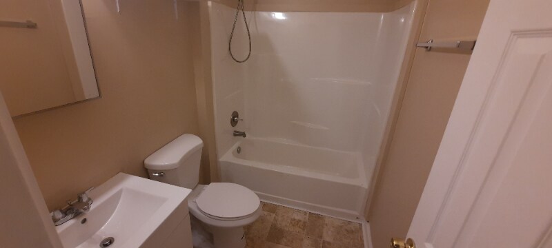 Building Photo - 1610 24th Ave N