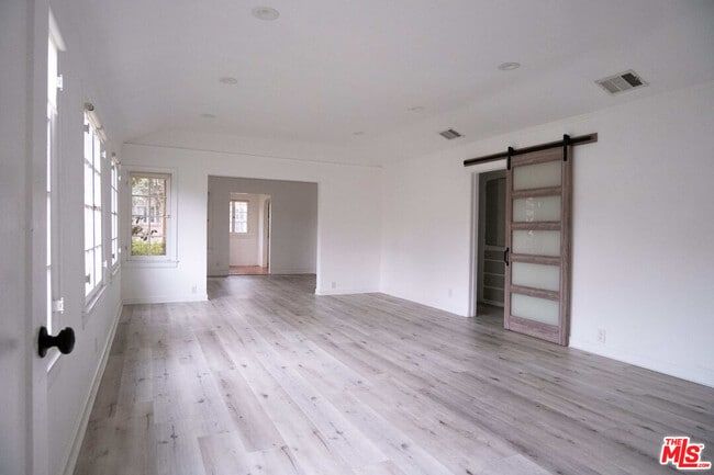 Building Photo - 5112 Edgewood Pl