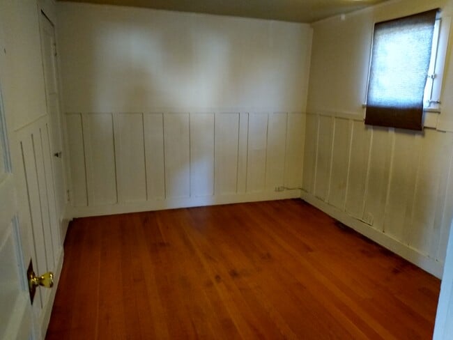 BEDROOM - 4427 Clayton Ave