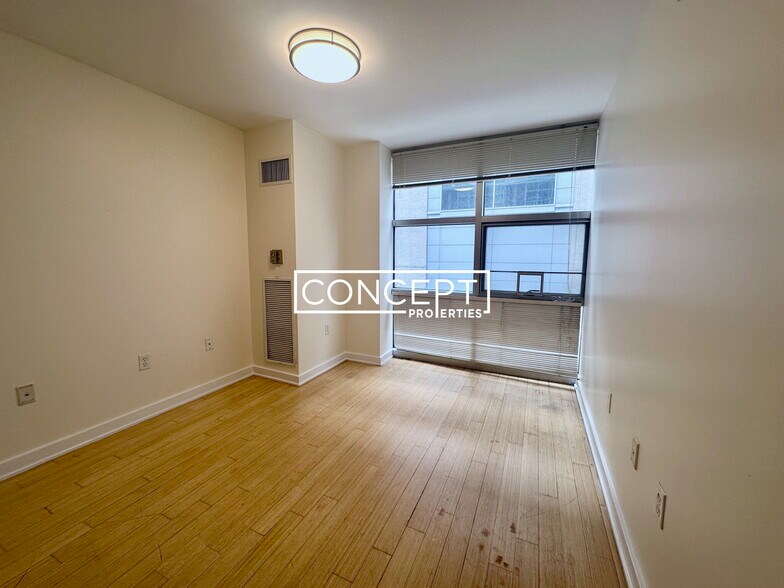 Building Photo - 40 Boylston St