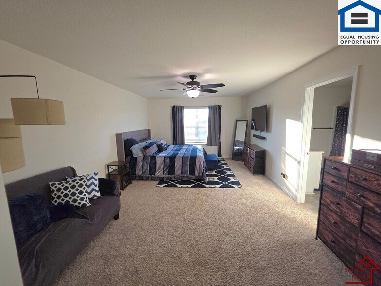 Building Photo - 228 Newman Cir