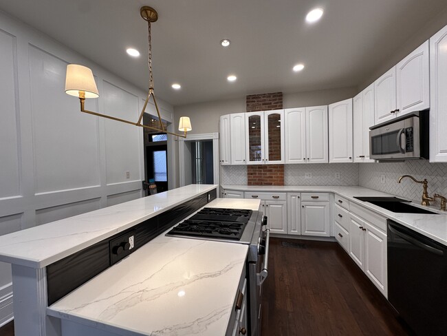 Building Photo - 67 E Mithoff St