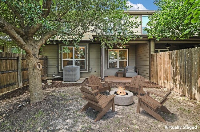 Building Photo - 13400 Briarwick Dr
