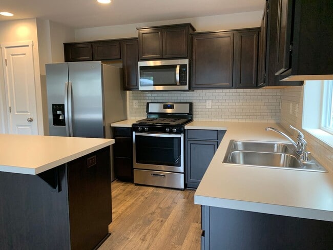 Building Photo - Brand New Home in Brand New Community! Gre...