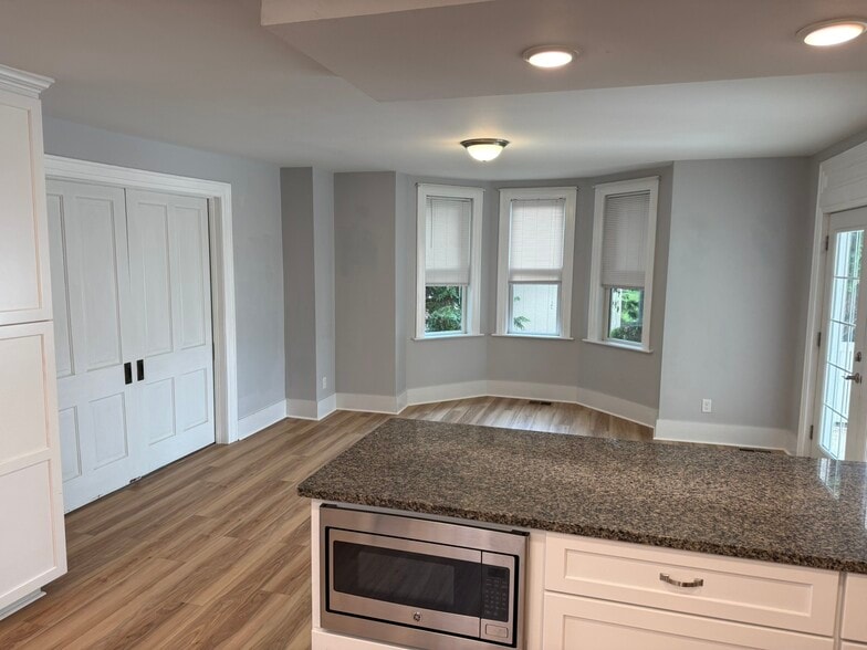 Building Photo - 13813 Village Mill Dr