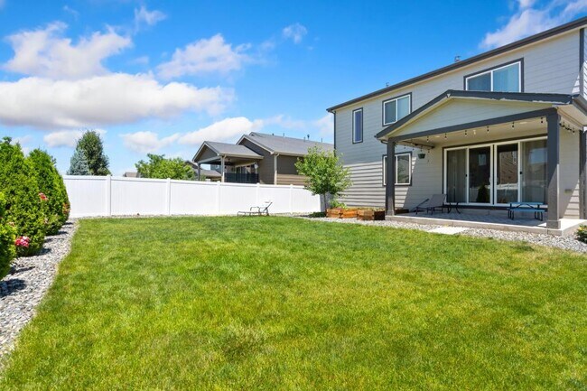 Building Photo - 5576 Bexley Dr