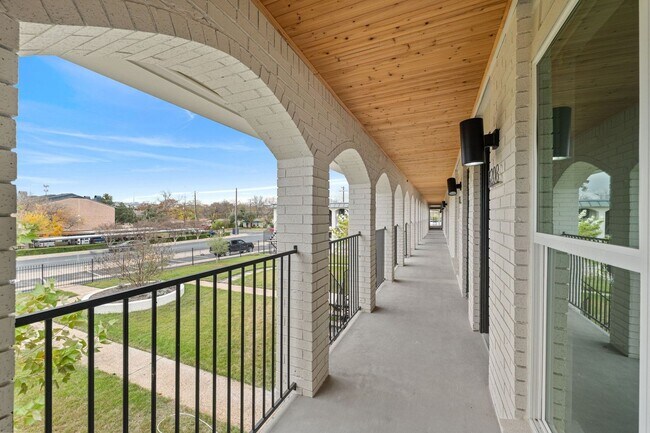 Building Photo - Adelynn At Mueller