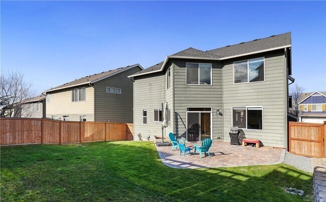 Building Photo - Beautiful large 4 bedroom home in the High...