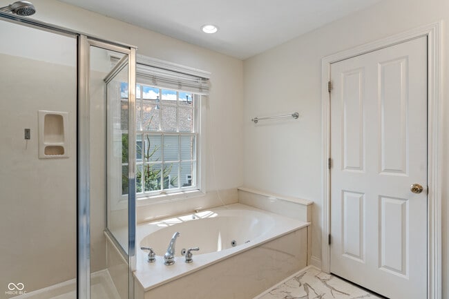Building Photo - 12735 Edgemont Way