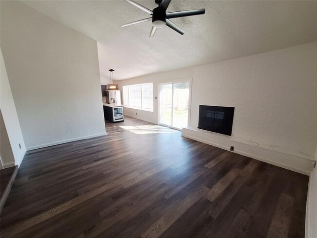 Building Photo - 1005 Ridgeline Dr