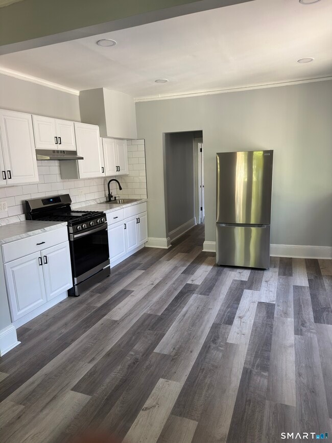 Building Photo - 67-69-69 Westbourne Pkwy