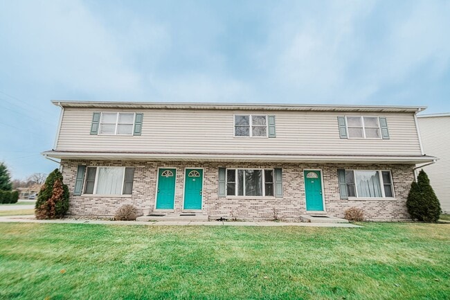 Building Photo - 2 bedroom / 1.5 bathroom Townhome in Chest...