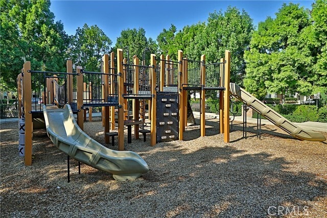 Building Photo - 112 Chantilly