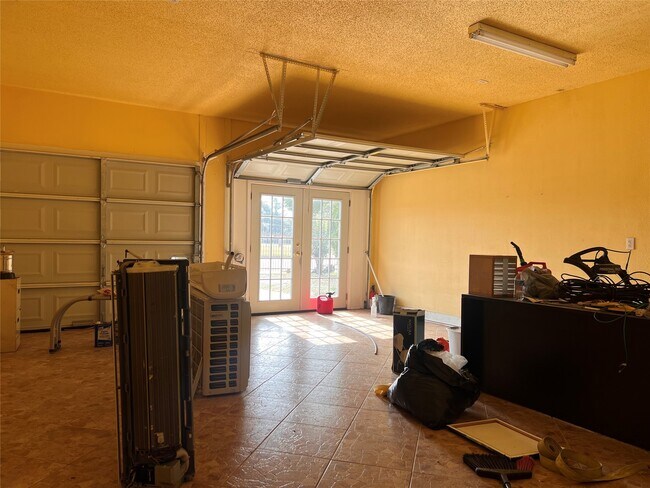 Building Photo - 1305 Vista Rd