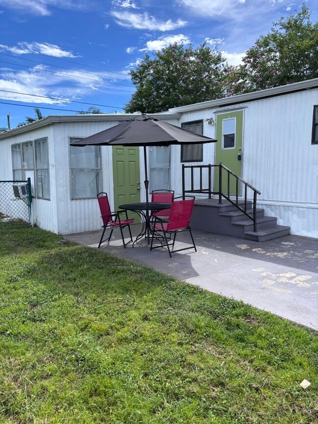 Building Photo - 508 50th Ave Dr W