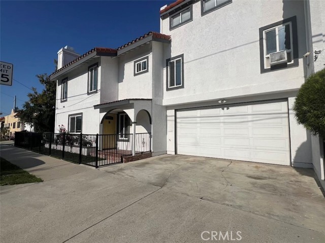 Primary Photo - 986 W Oliver St