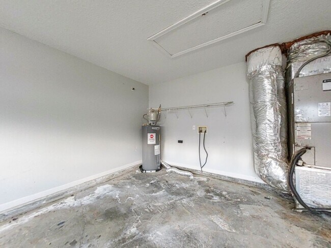 Building Photo - Renovated 3BR/2BA Home in Jacksonville, FL | Fenced Yard | Garage | Pets Welcome