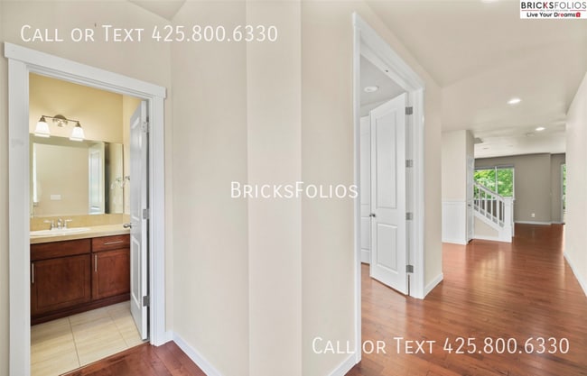 Building Photo - 10550 Sheridan Cres NE