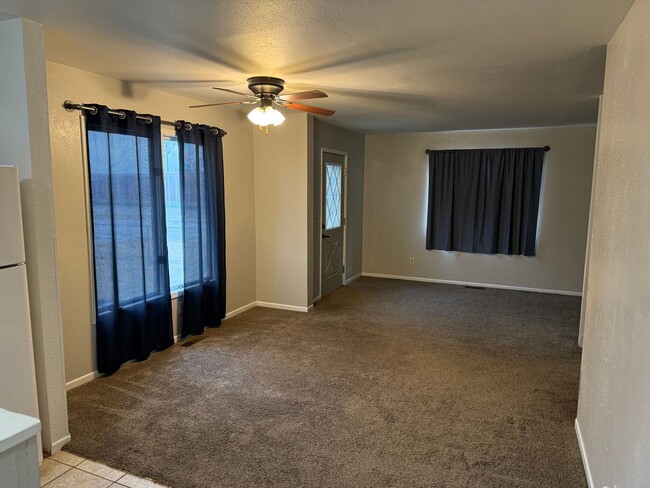 Building Photo - Centrally Located Three-Bedroom, One-Bathr...