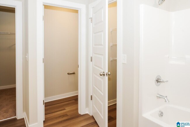 Building Photo - 111 FLINTLOCK Way