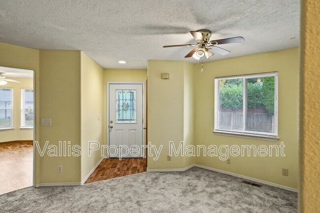 Building Photo - 4519 Gracie Ln N