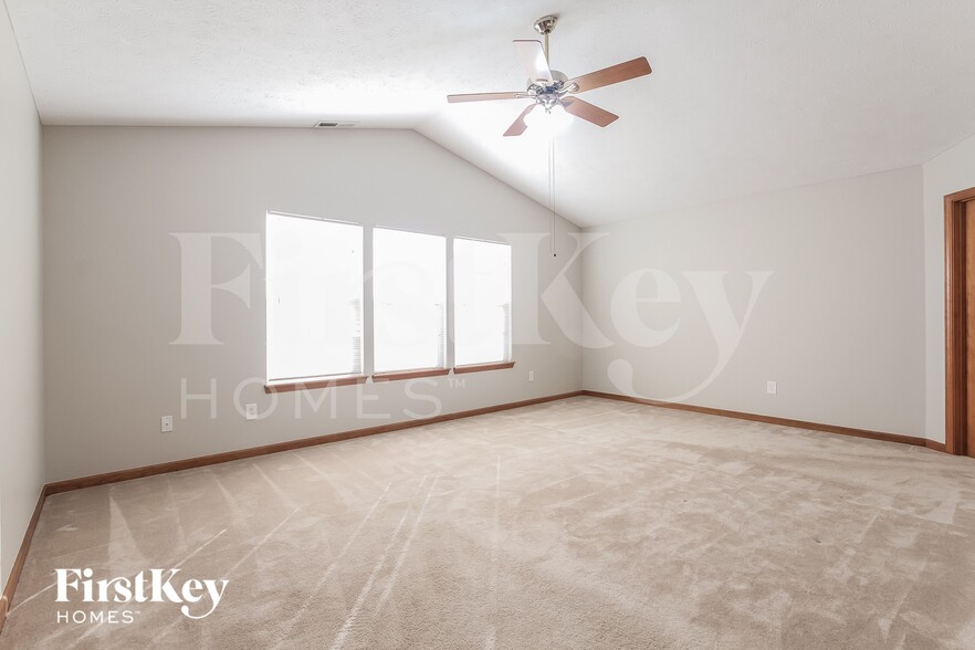 Building Photo - 1117 Central Park Blvd N