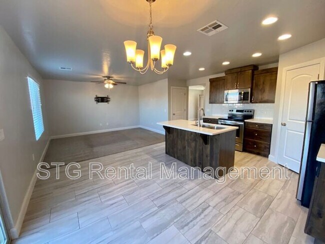 Building Photo - 3132 S Relic Ridge Dr