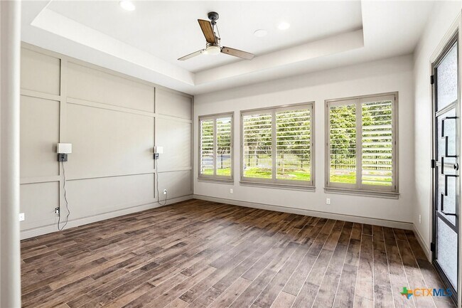 Building Photo - 2447 Wallaby Cir
