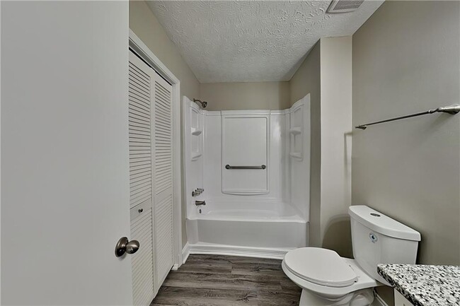 Building Photo - 647 Sunshine Trce NW