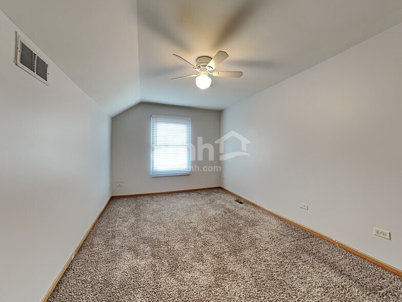 Building Photo - 1304 Lasser Dr