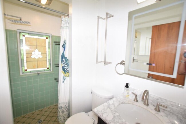 Building Photo - 1918 Sunset Ln