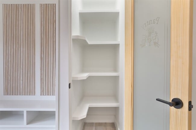 Building Photo - 9511 Fondren Rd