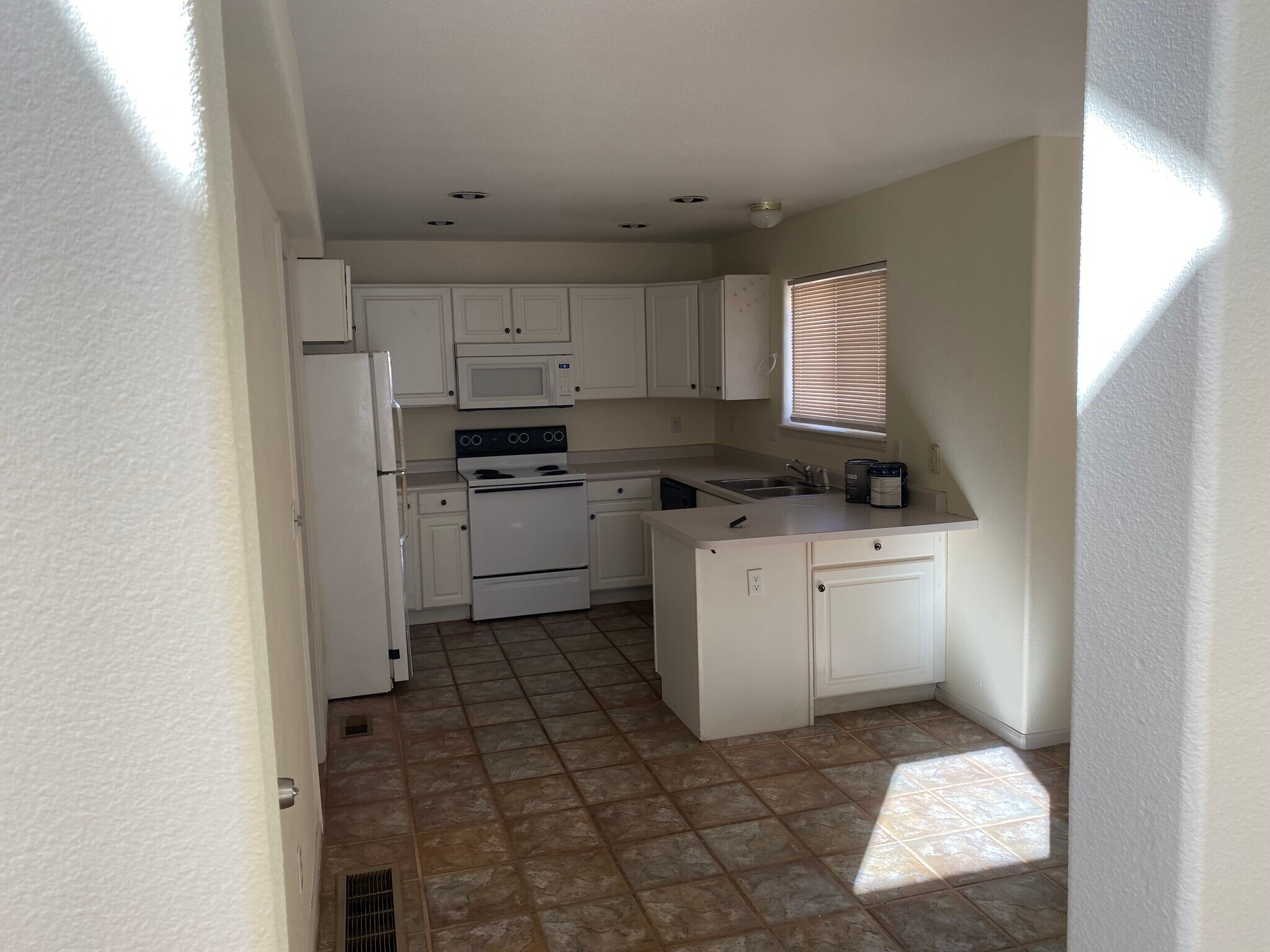 Building Photo - 443 Antero St