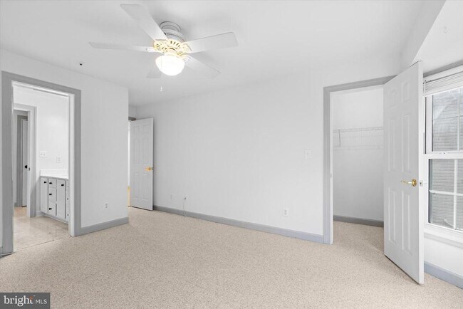 Building Photo - 12221 Fairfield House Dr