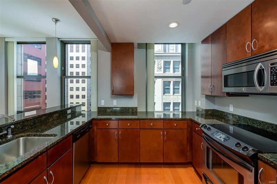 Building Photo - 314 N Broadway