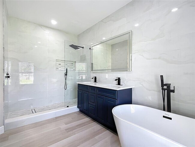 Building Photo - 550 Reddicks Cir