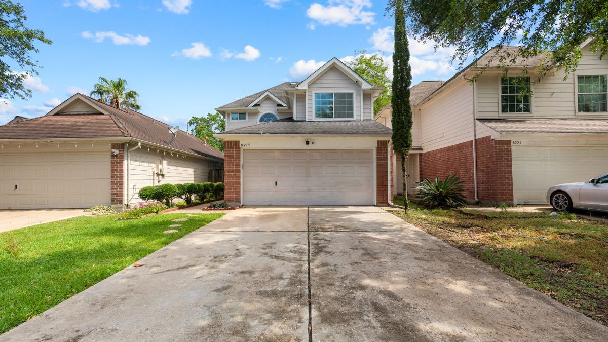 Building Photo - 8219 Fuqua Gardens Dr