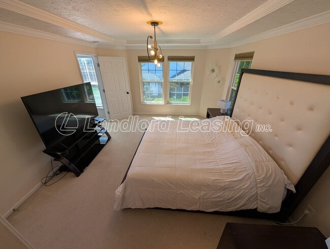 Building Photo - Avon Lake 3-Bedroom Condo with Pool, Tennis Courts & Lawn Care Included