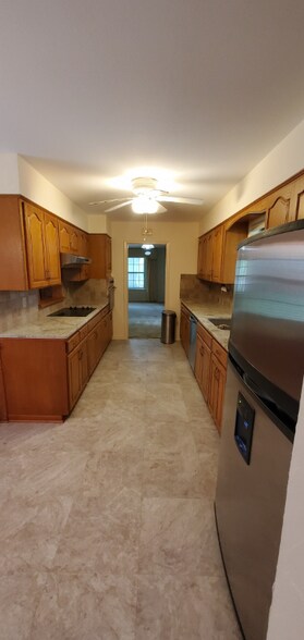 Building Photo - 601 Cliffside Dr