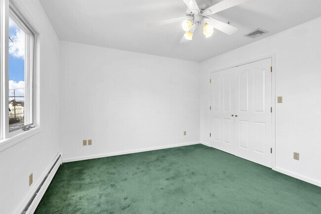 Building Photo - 234 Cliff St