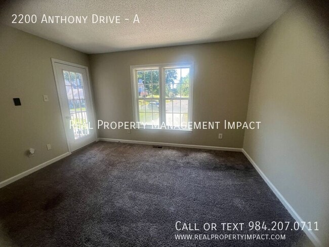 Building Photo - 2200 Anthony Dr