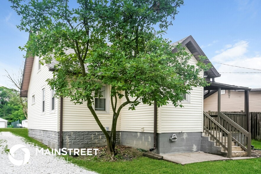 Building Photo - 935 N Gibson Ave