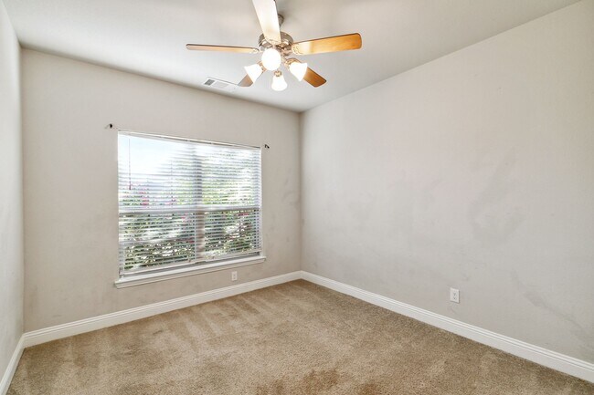 Building Photo - 2321 Mount Olive Ln